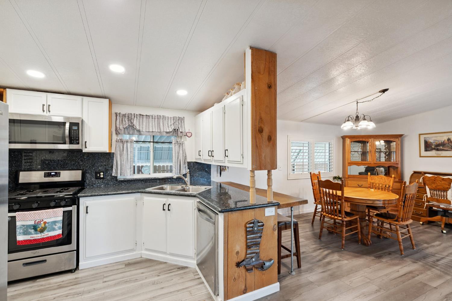 371 Bethel Ave #102, Sanger, CA 93657