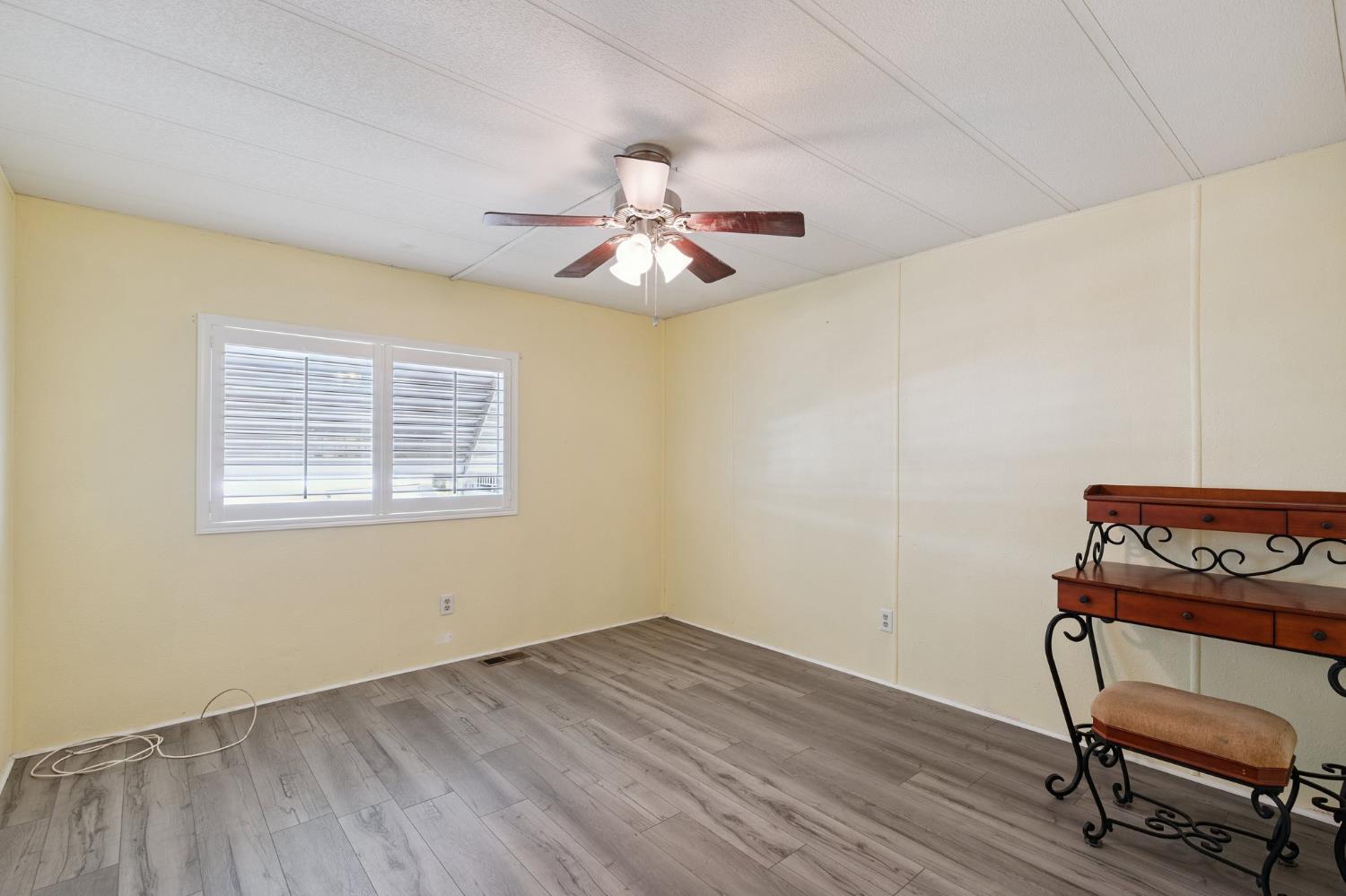 371 Bethel Ave #102, Sanger, CA 93657