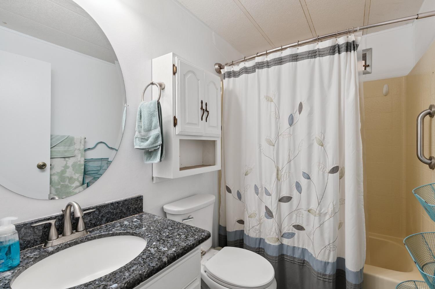 371 Bethel Ave #102, Sanger, CA 93657