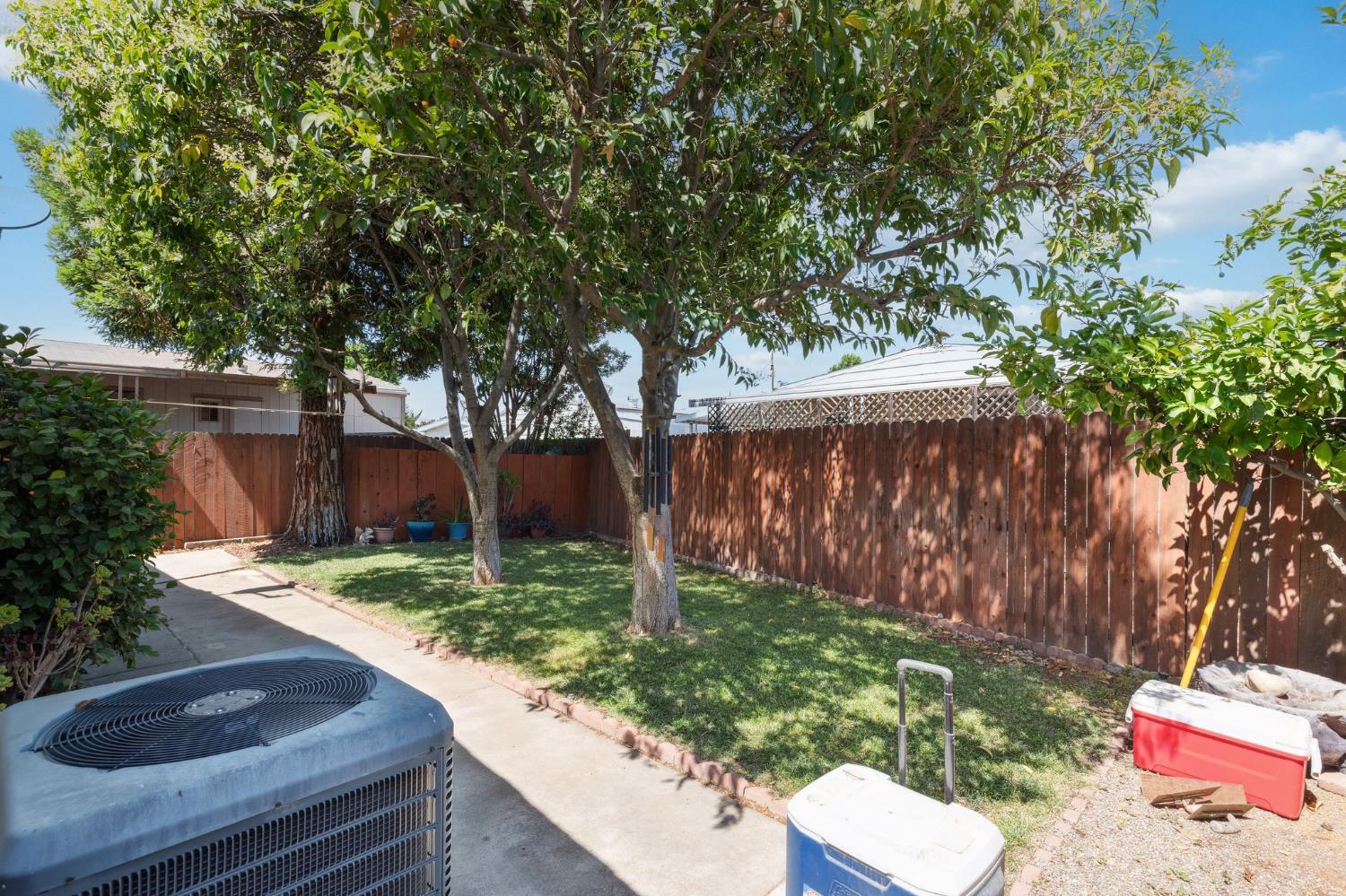 371 Bethel Ave #102, Sanger, CA 93657