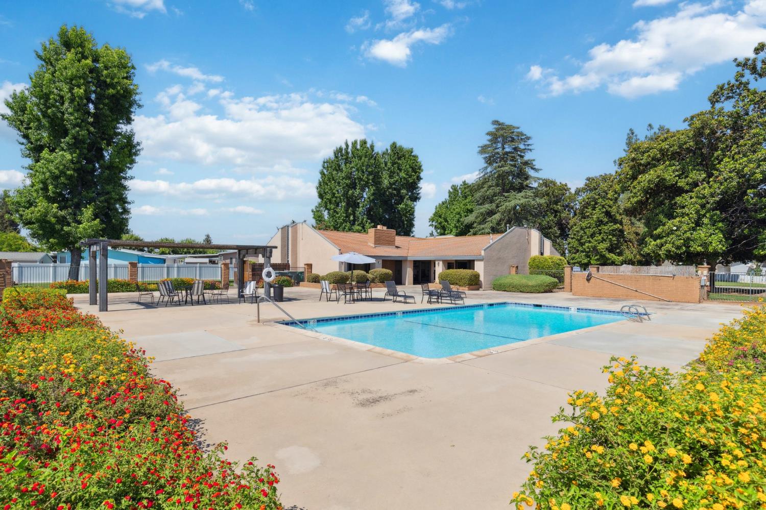 371 Bethel Ave #102, Sanger, CA 93657