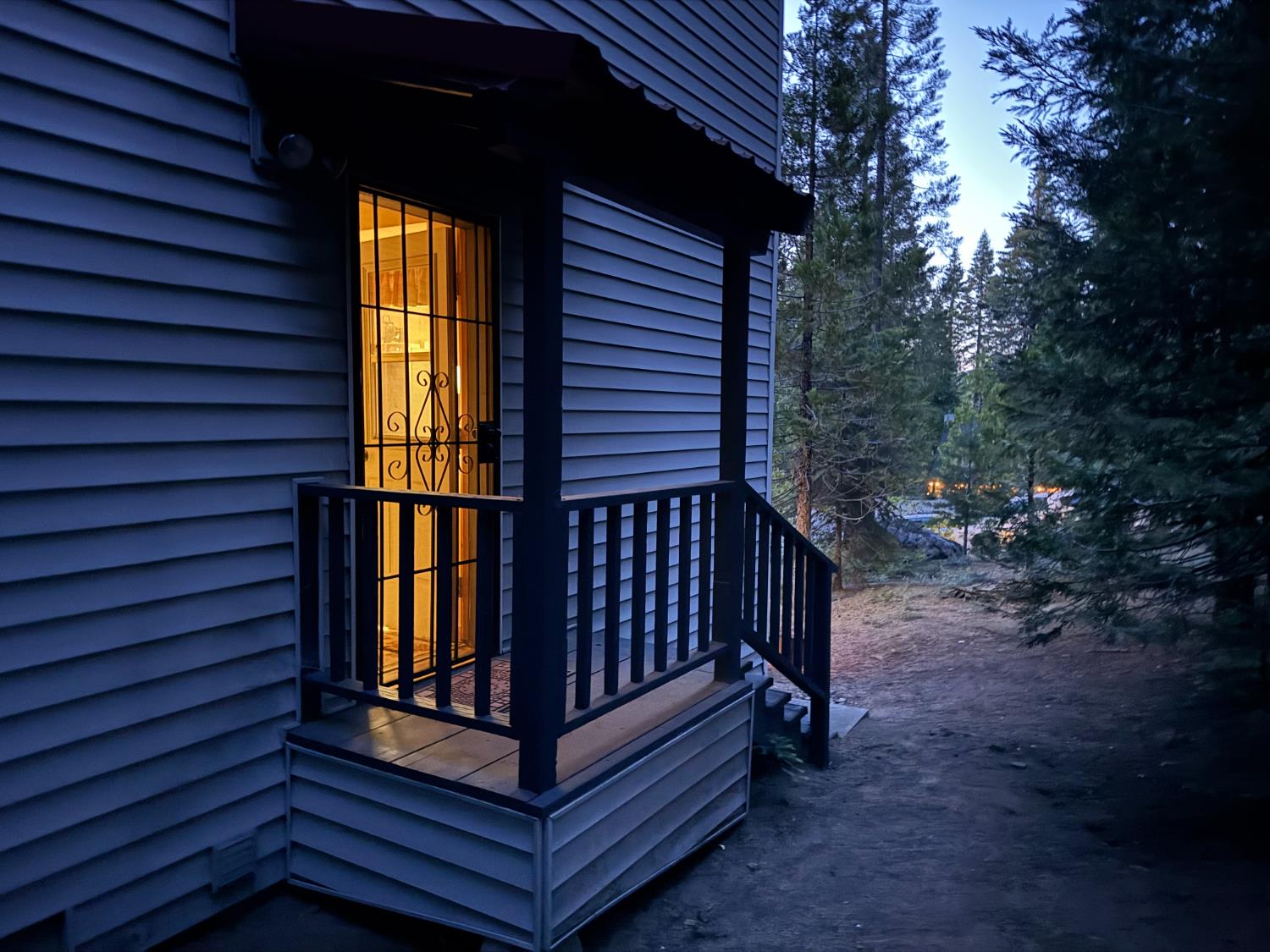 41031 Windwood Ln, Shaver Lake, CA 93664