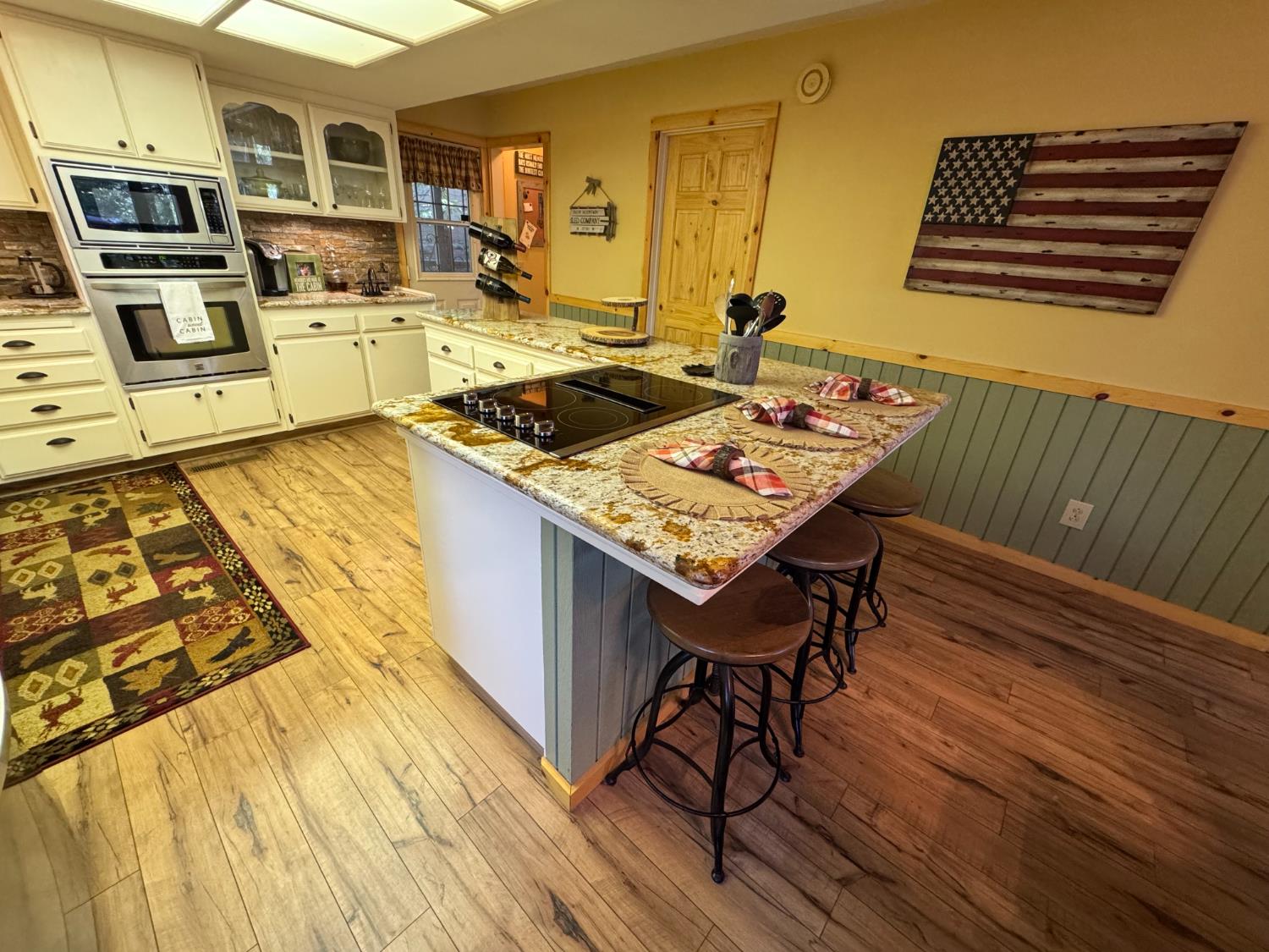 41031 Windwood Ln, Shaver Lake, CA 93664