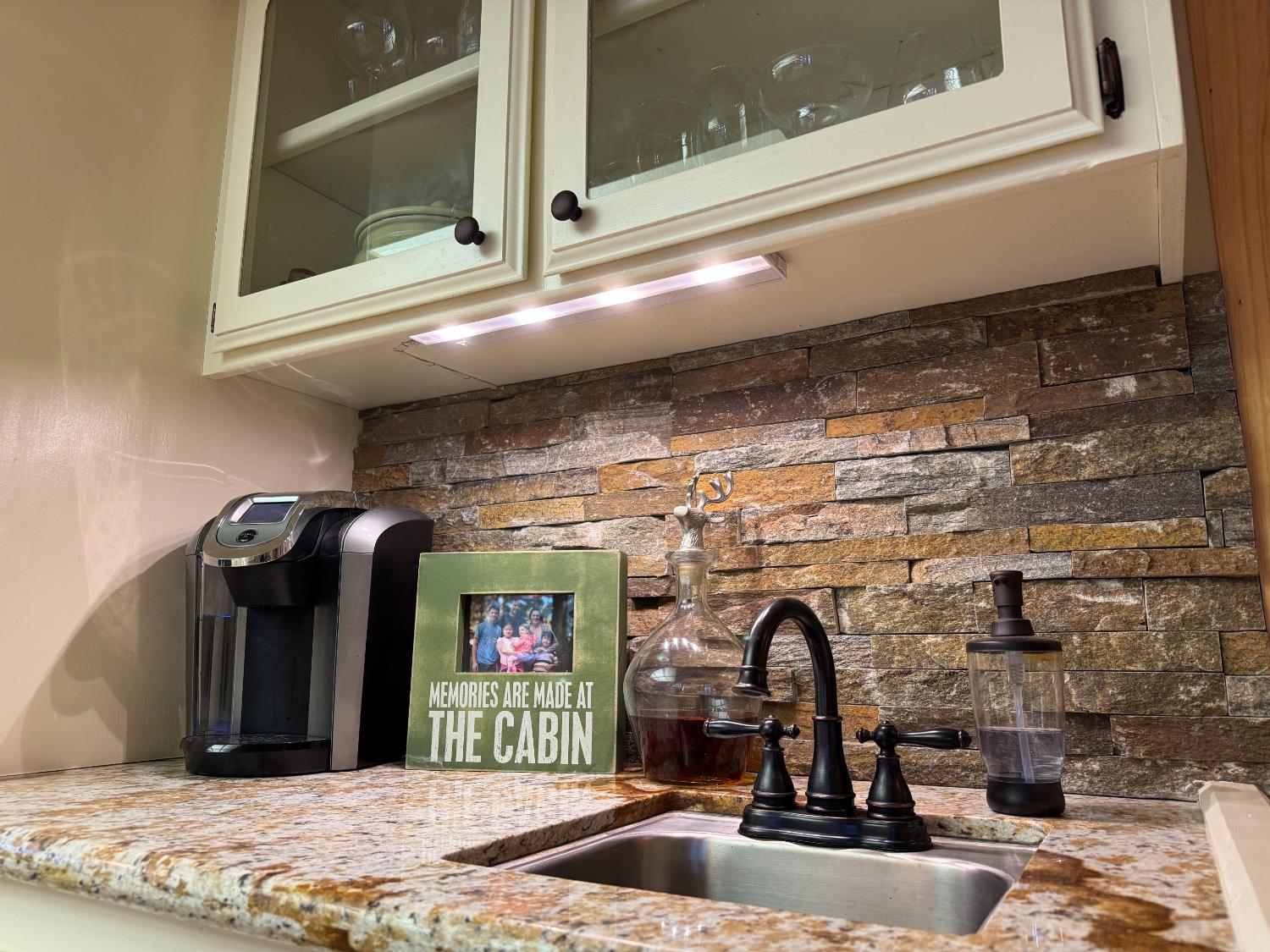 41031 Windwood Ln, Shaver Lake, CA 93664