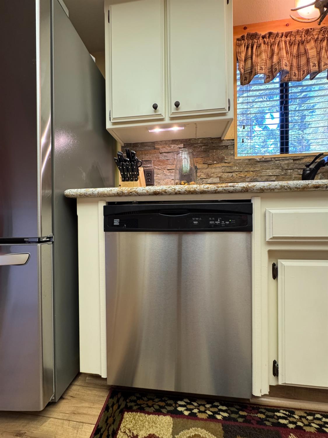 41031 Windwood Ln, Shaver Lake, CA 93664