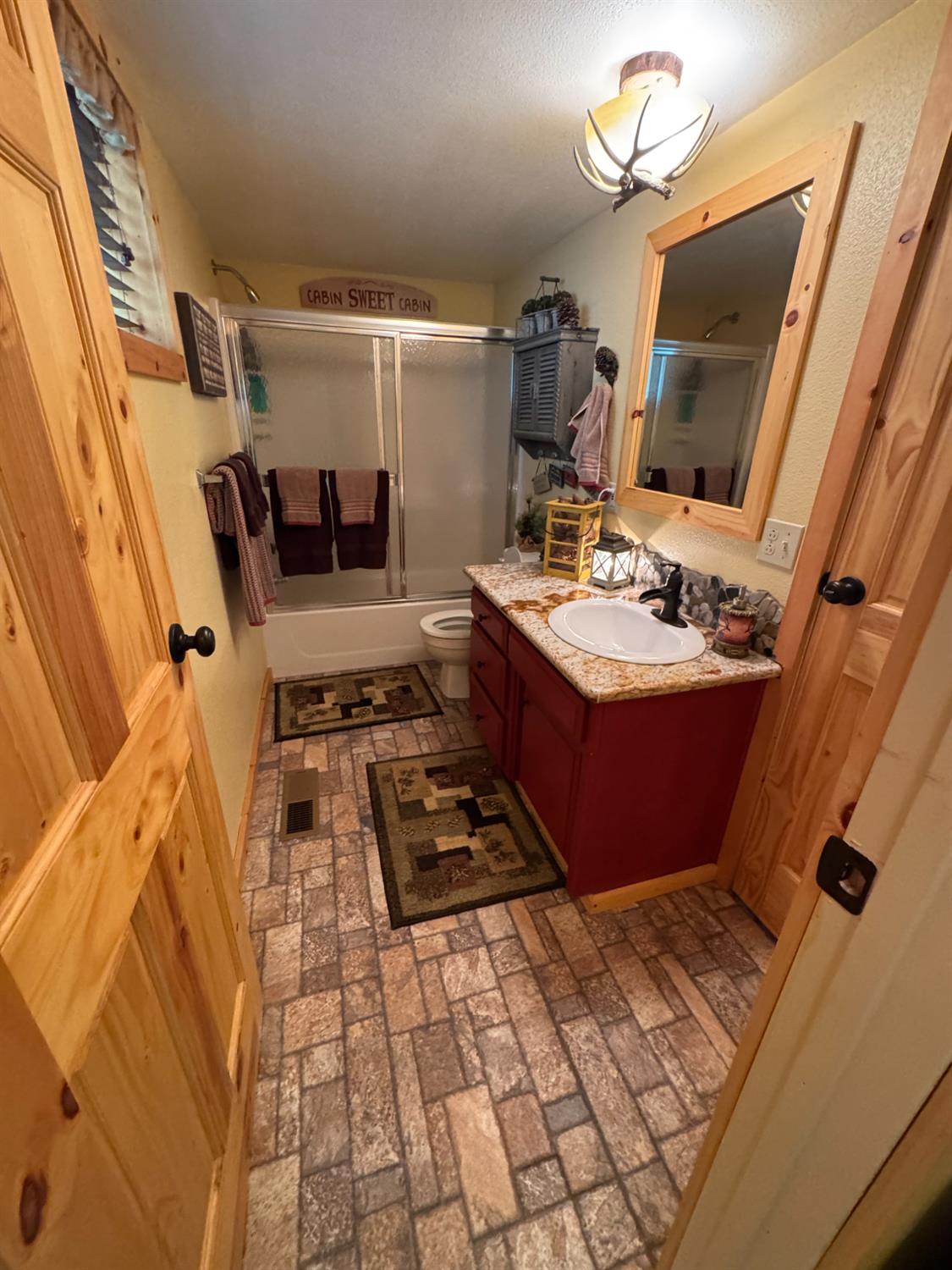 41031 Windwood Ln, Shaver Lake, CA 93664