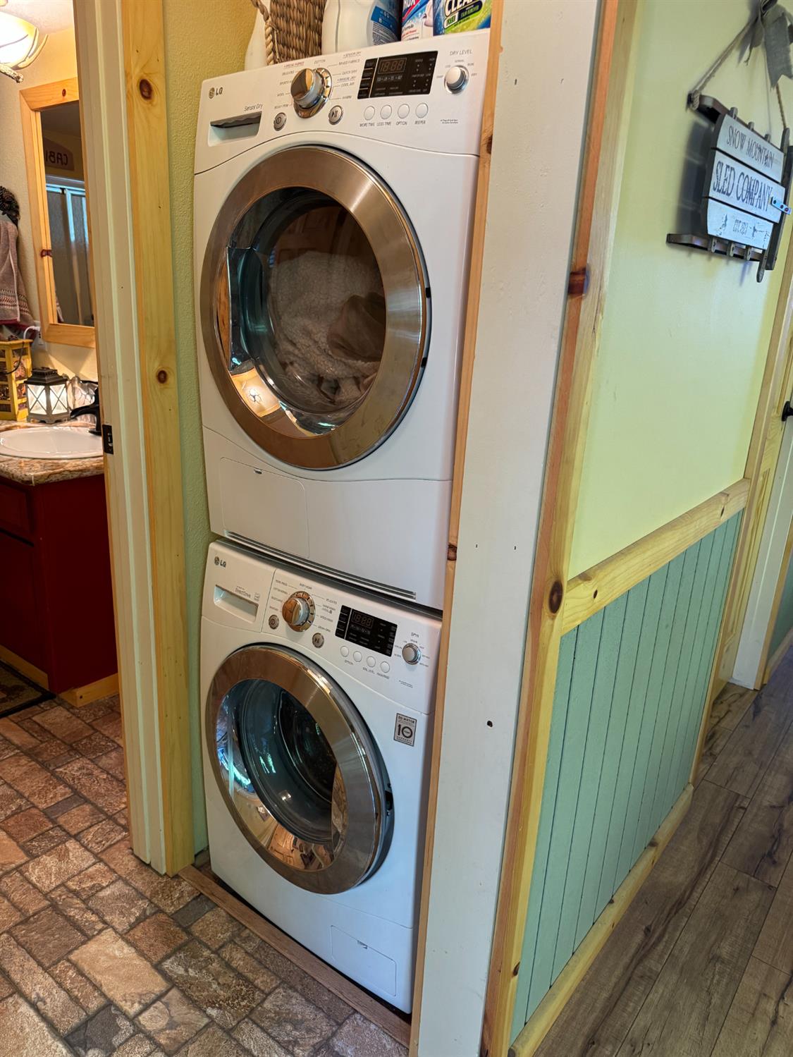 41031 Windwood Ln, Shaver Lake, CA 93664