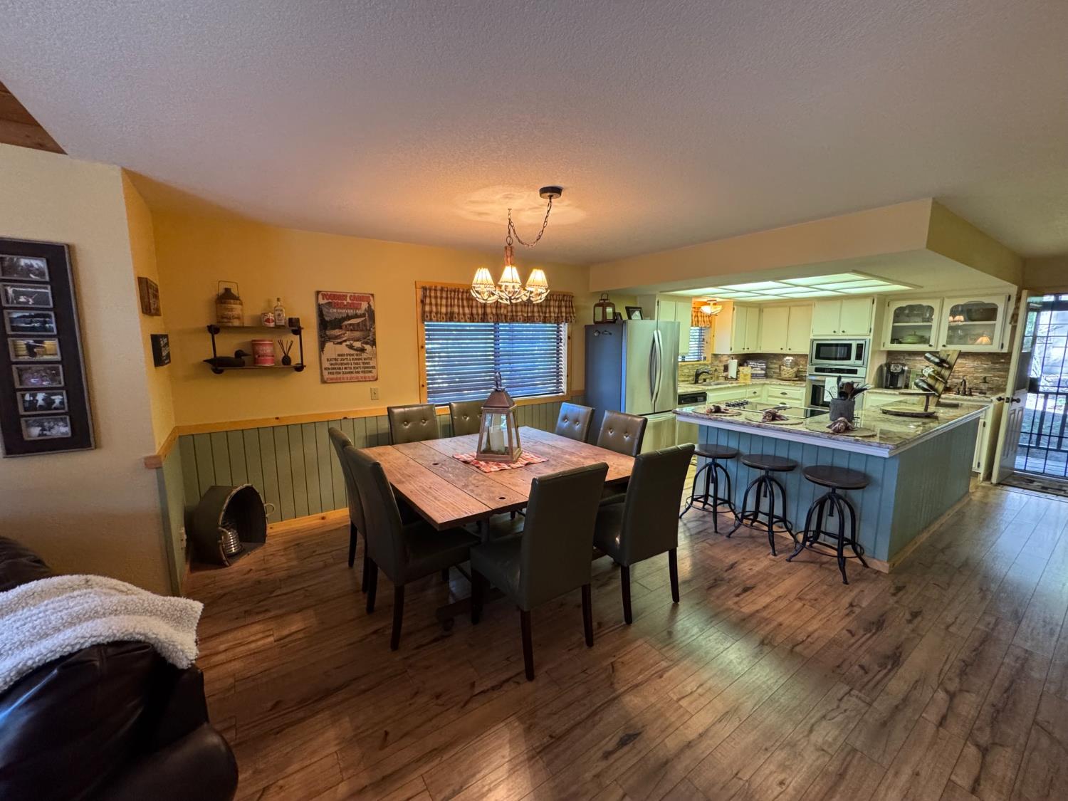 41031 Windwood Ln, Shaver Lake, CA 93664