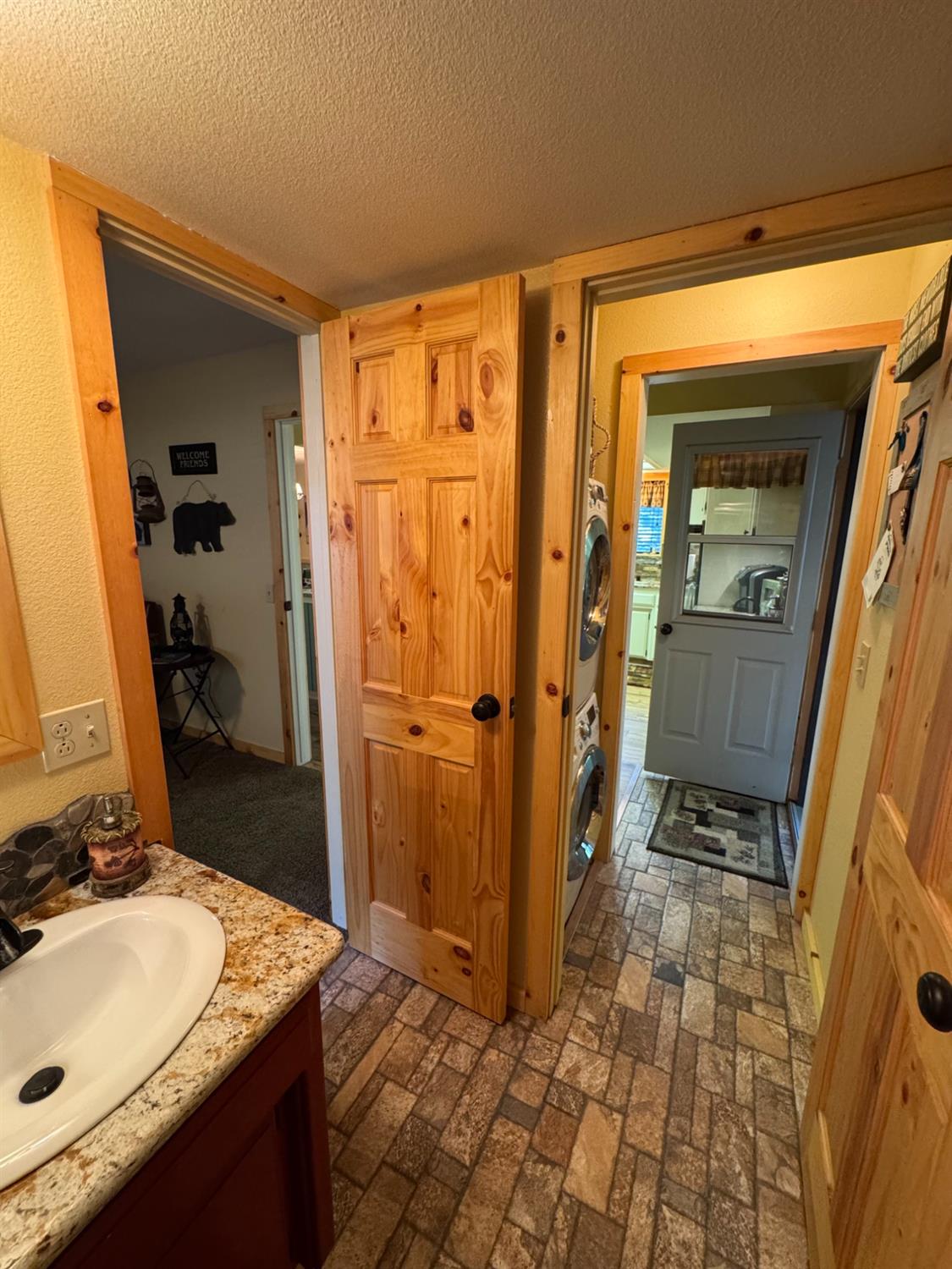 41031 Windwood Ln, Shaver Lake, CA 93664