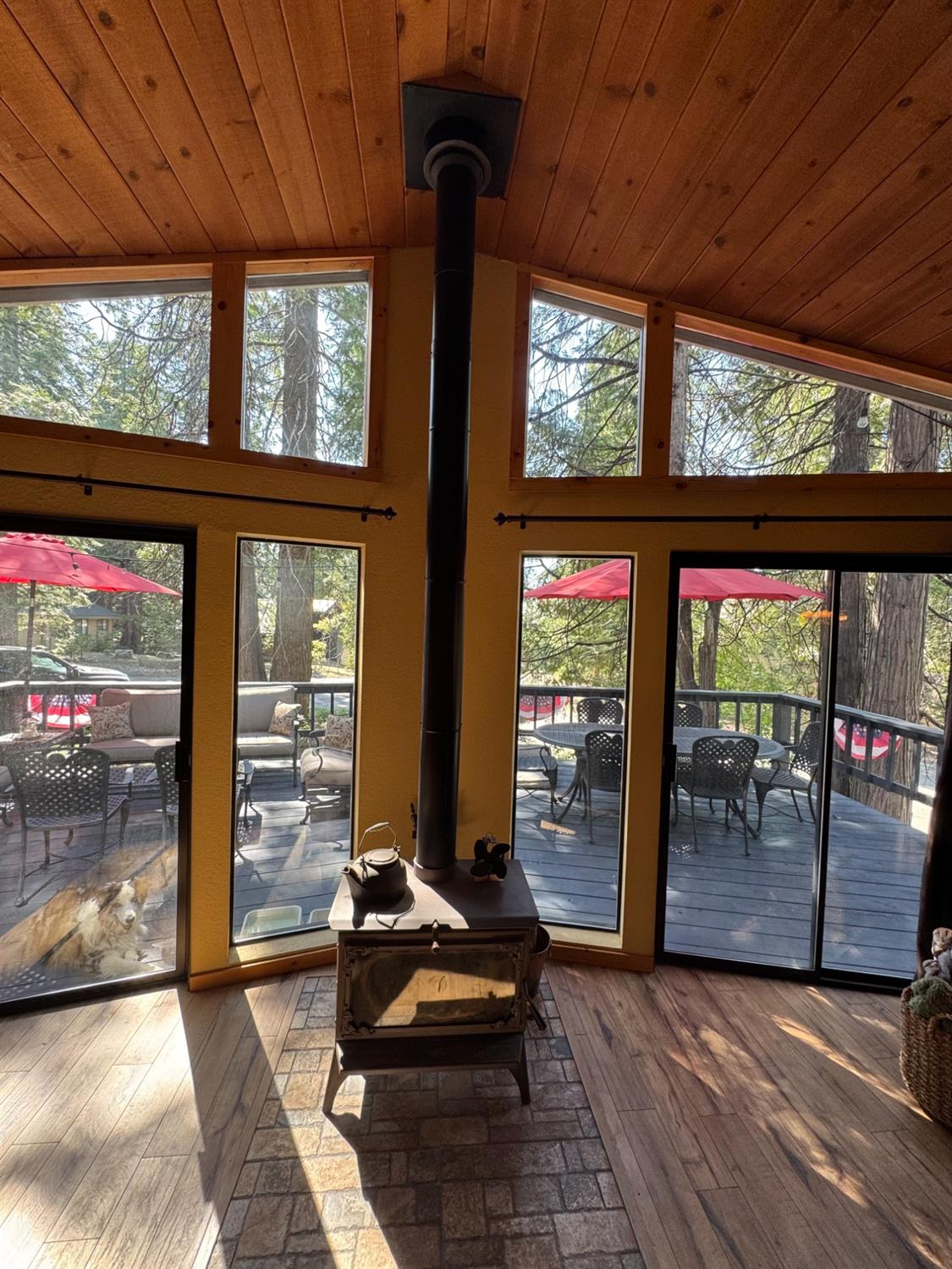 41031 Windwood Ln, Shaver Lake, CA 93664