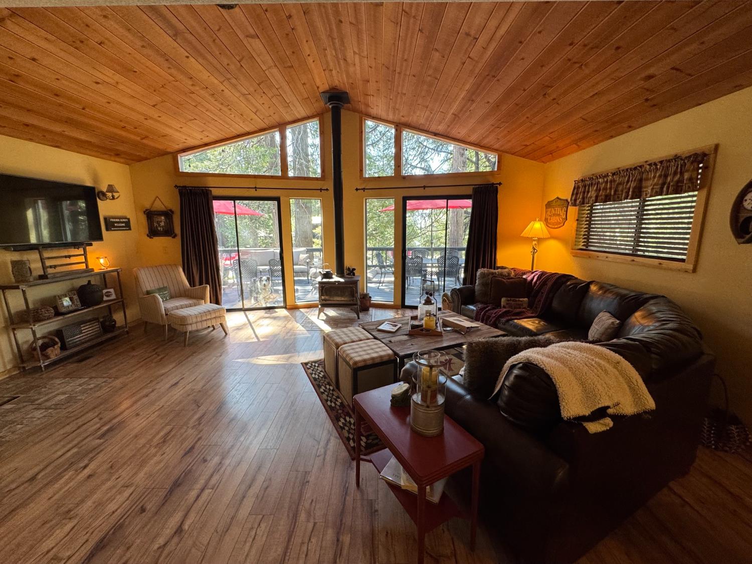 41031 Windwood Ln, Shaver Lake, CA 93664