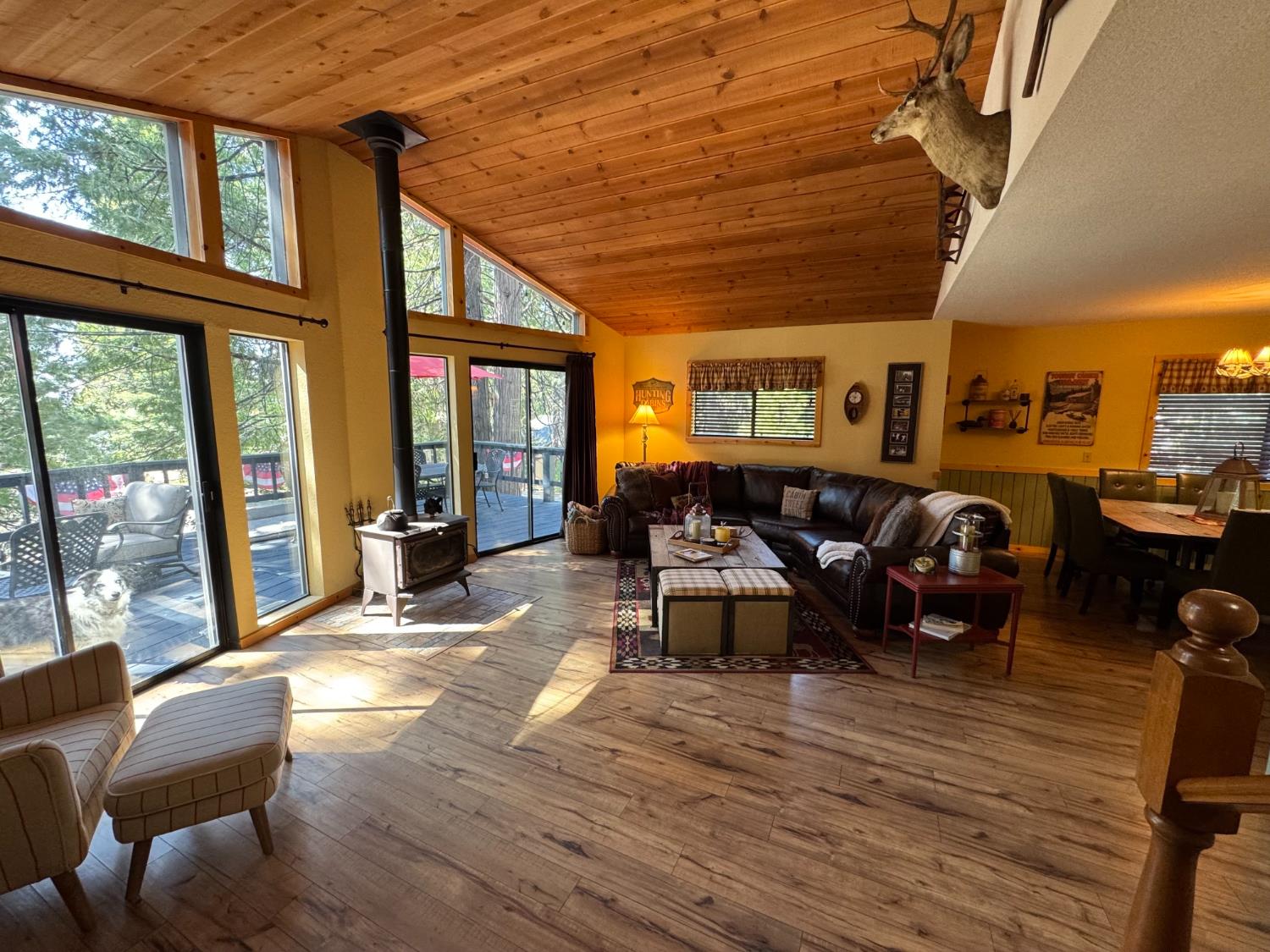 41031 Windwood Ln, Shaver Lake, CA 93664