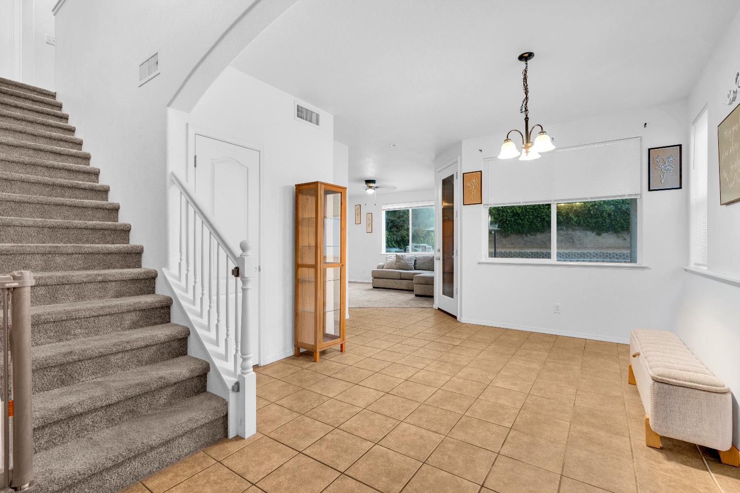 4056 W Pear Tree Ln, Fresno, CA 93722