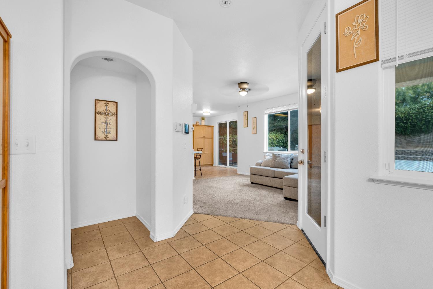 4056 W Pear Tree Ln, Fresno, CA 93722