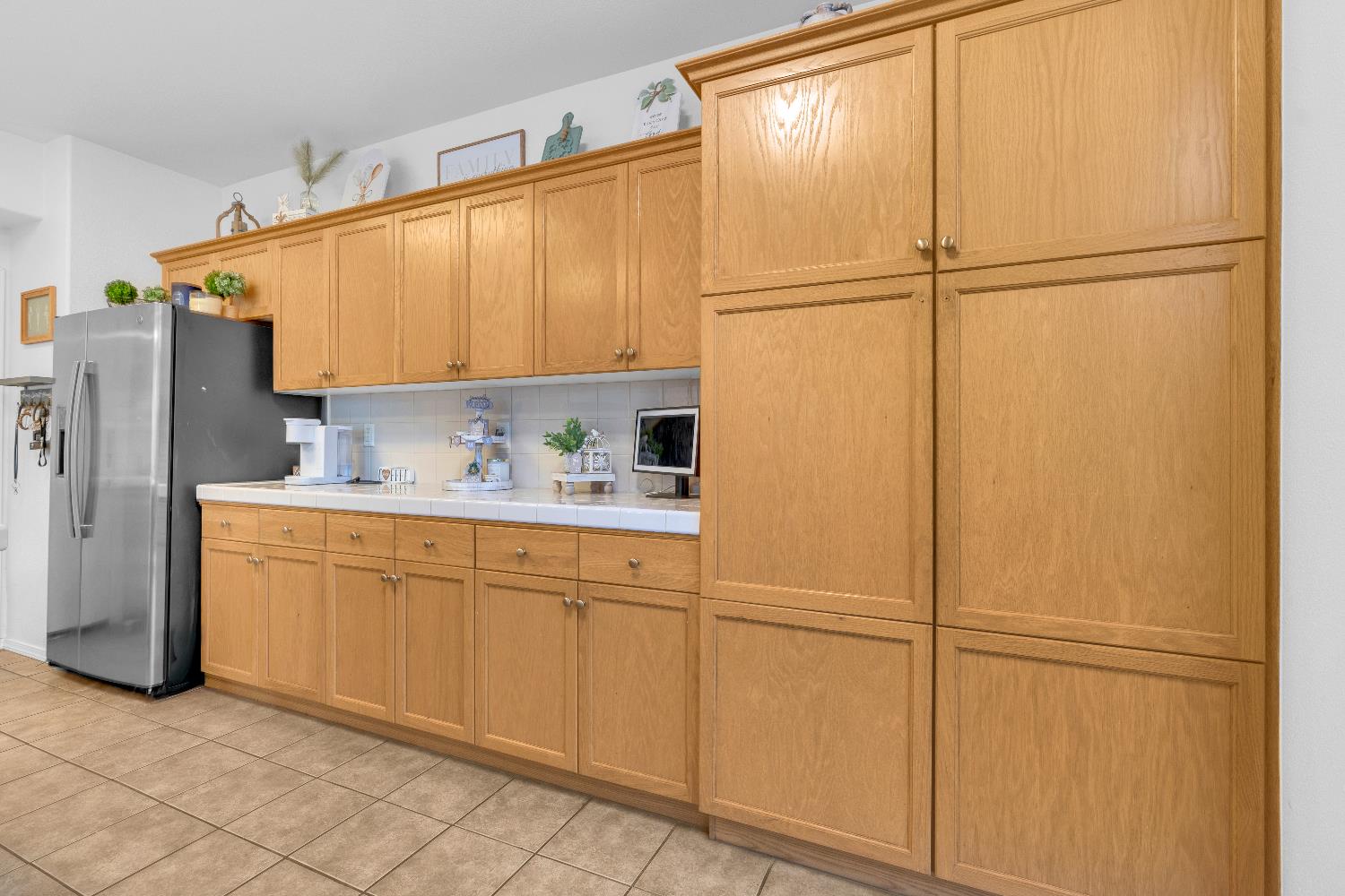 4056 W Pear Tree Ln, Fresno, CA 93722