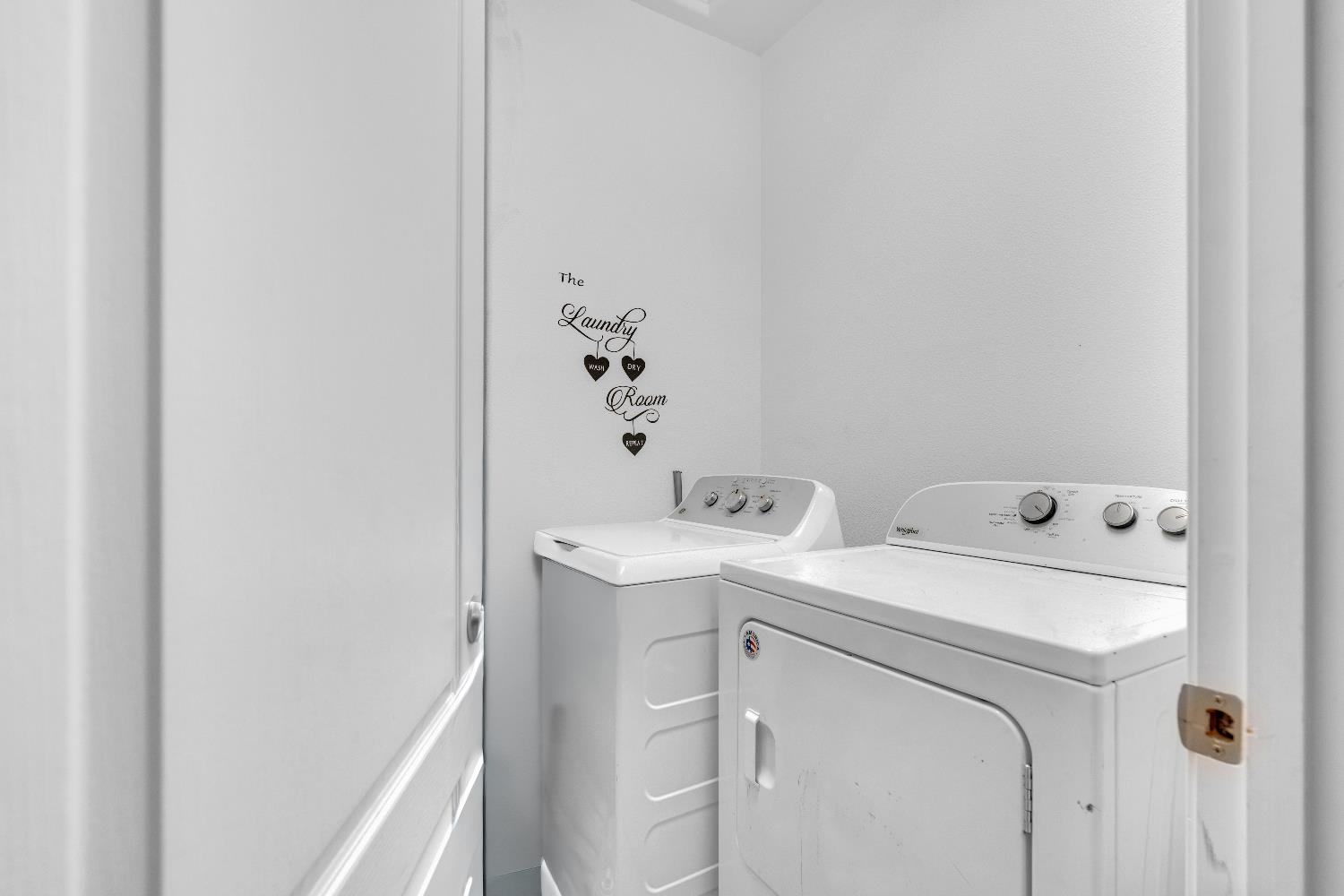 4056 W Pear Tree Ln, Fresno, CA 93722