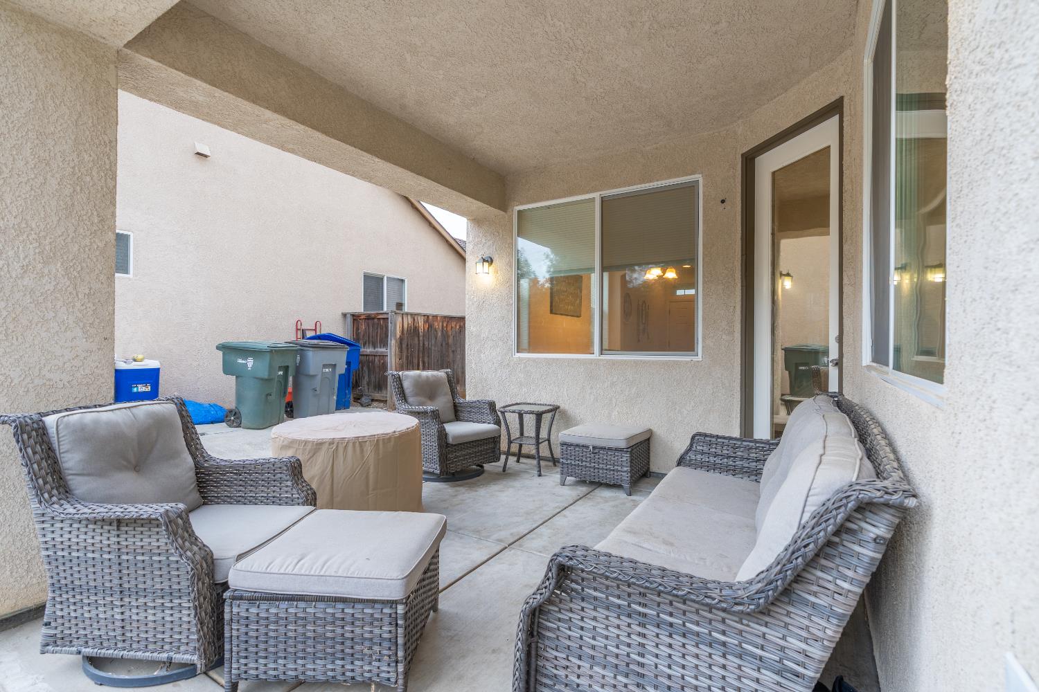 4056 W Pear Tree Ln, Fresno, CA 93722