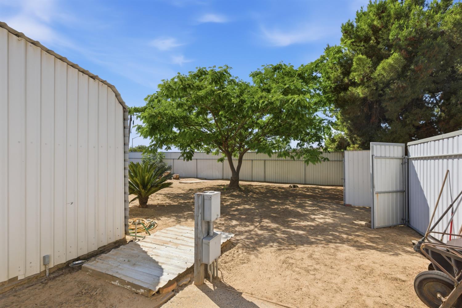 13945 S Academy Ave, Kingsburg, CA 93631