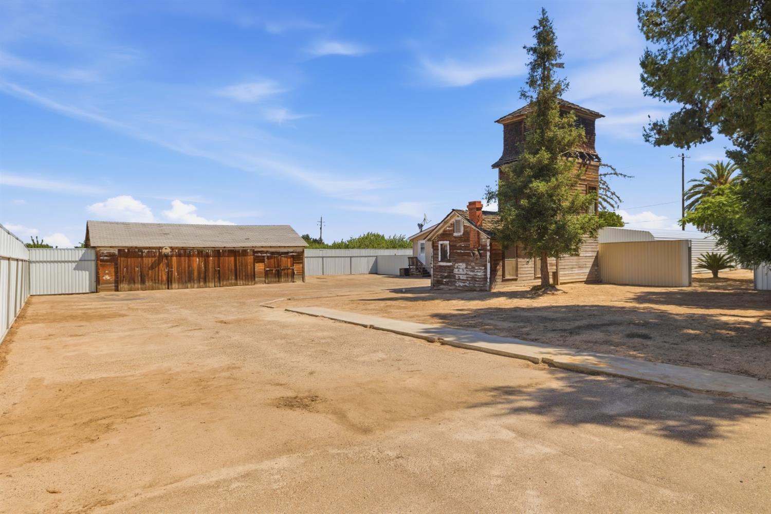 13945 S Academy Ave, Kingsburg, CA 93631