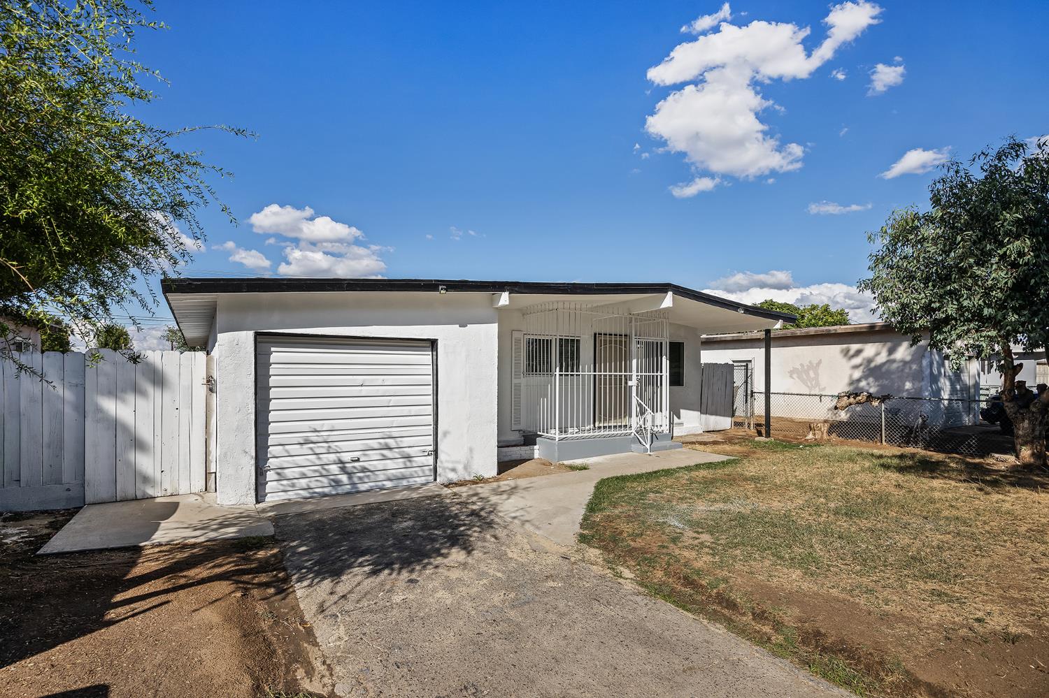 356 W Strother Ave, Fresno, CA 93706