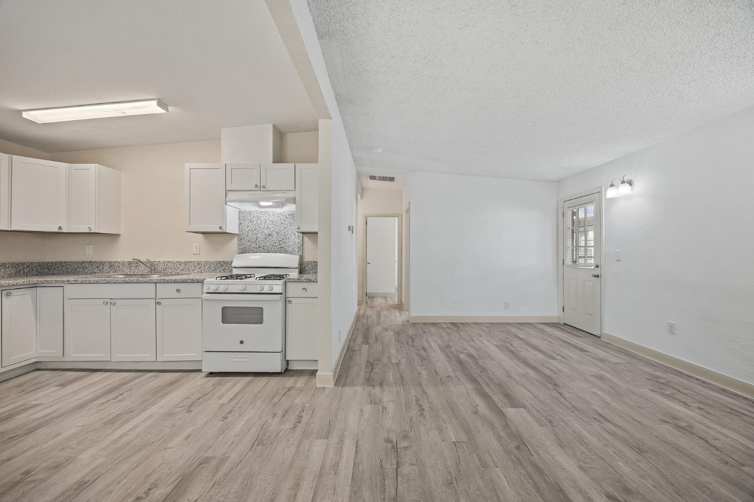 356 W Strother Ave, Fresno, CA 93706