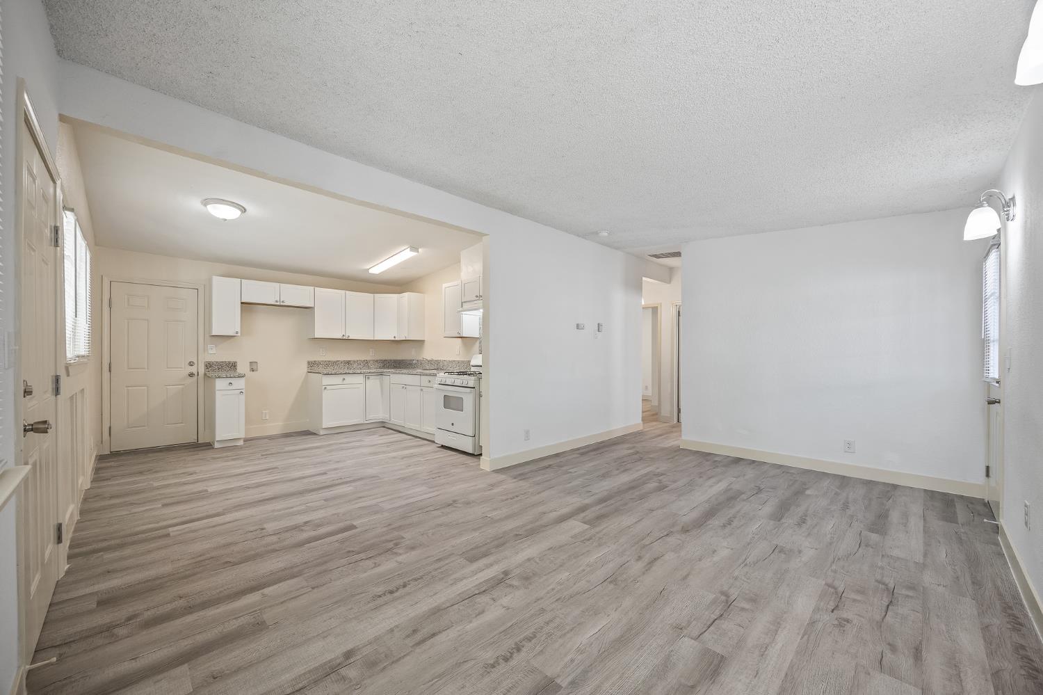 356 W Strother Ave, Fresno, CA 93706