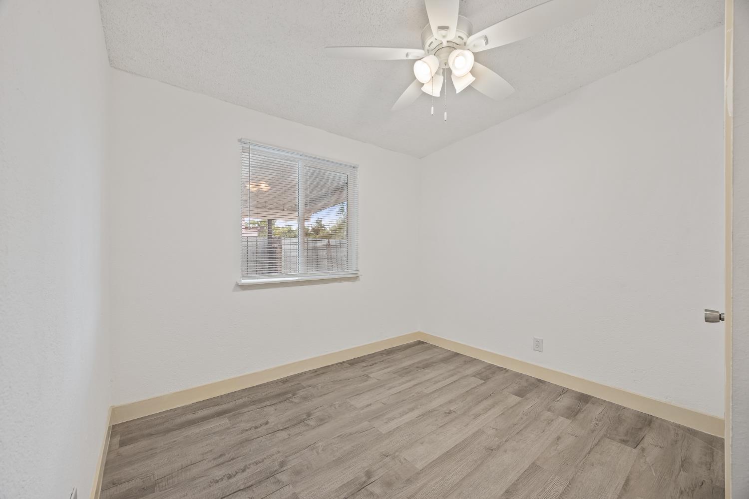 356 W Strother Ave, Fresno, CA 93706