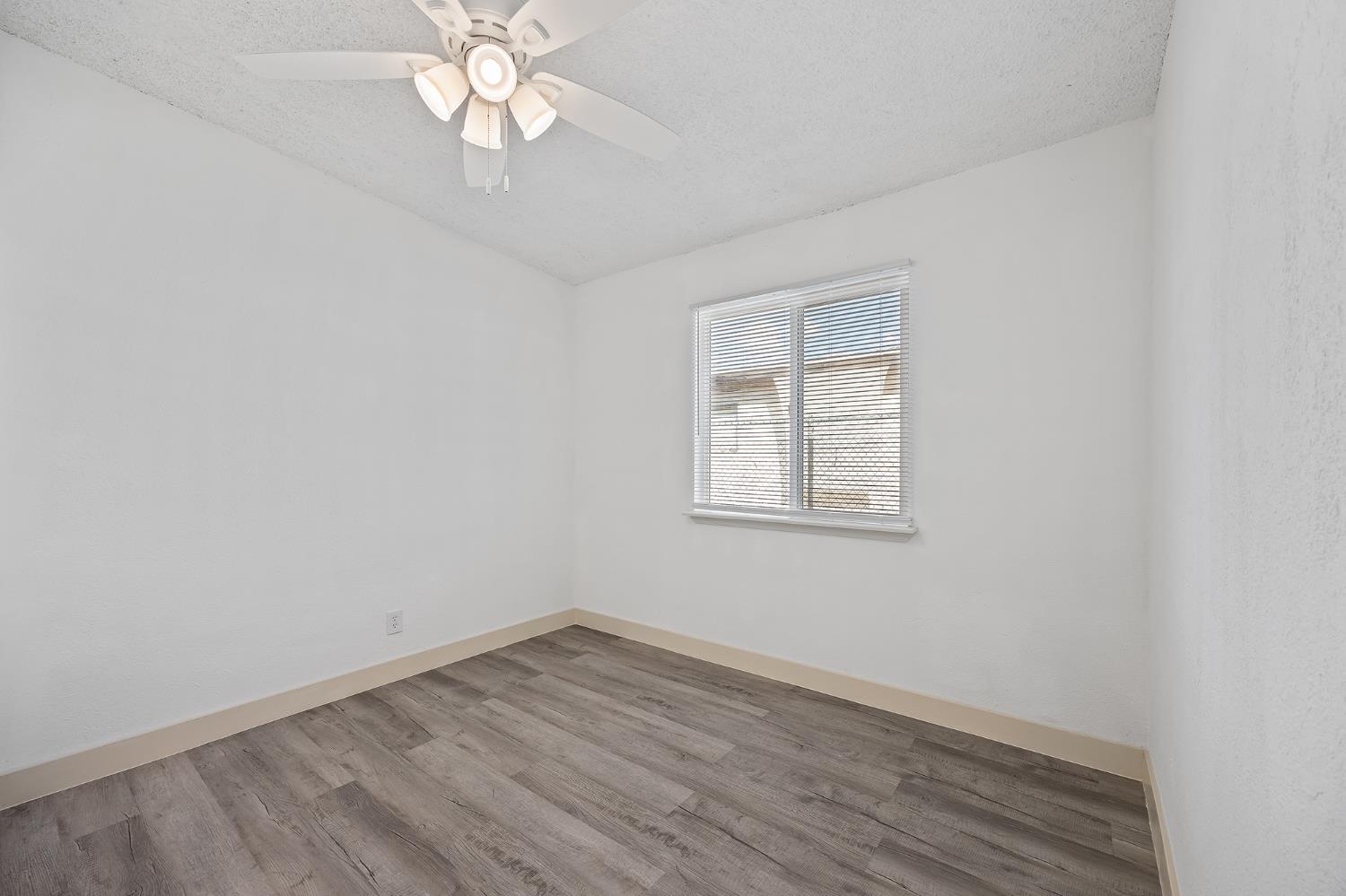 356 W Strother Ave, Fresno, CA 93706