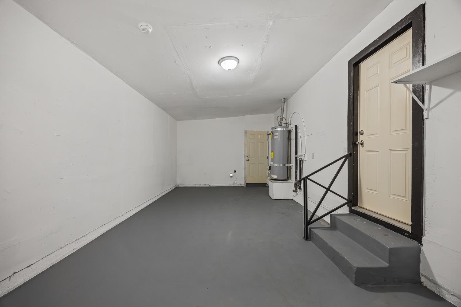 356 W Strother Ave, Fresno, CA 93706