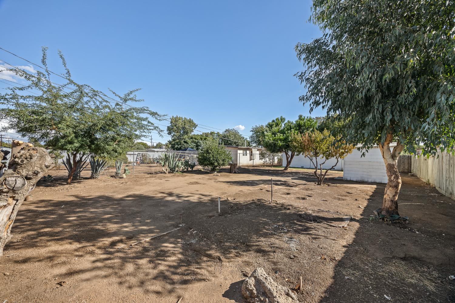 356 W Strother Ave, Fresno, CA 93706