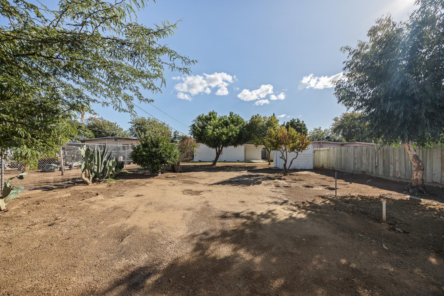 356 W Strother Ave, Fresno, CA 93706