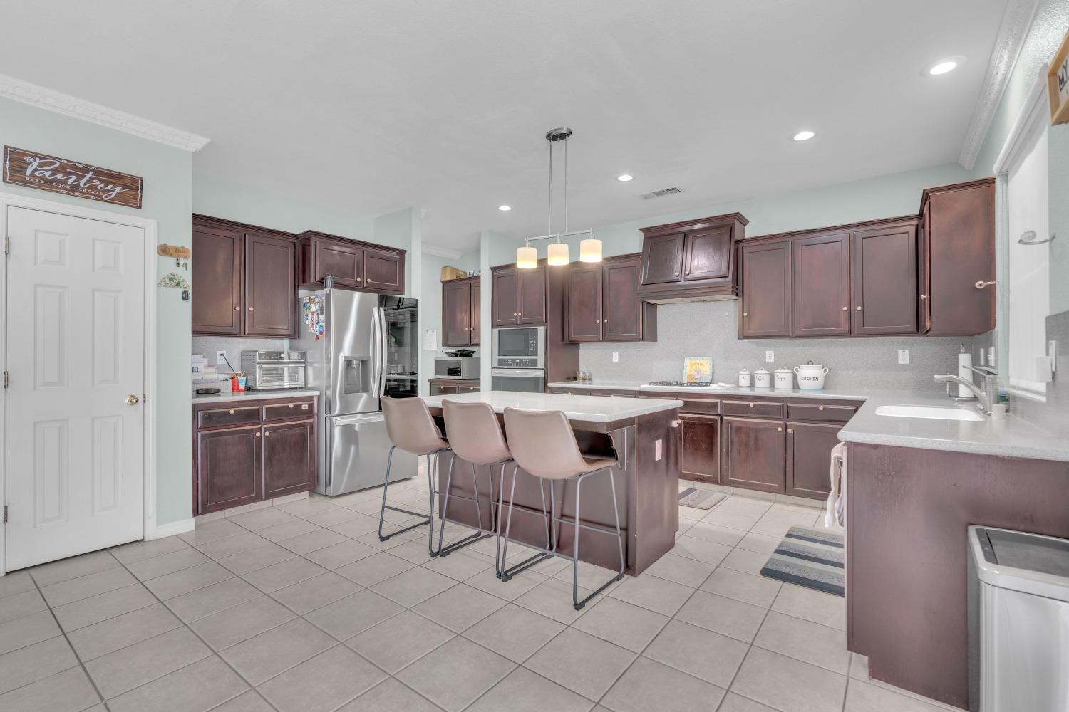 2776 Keats Ave, Clovis, CA 93611