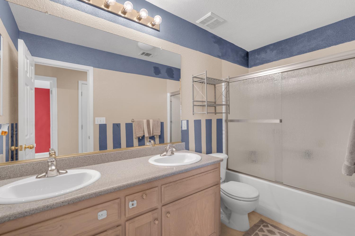 2776 Keats Ave, Clovis, CA 93611