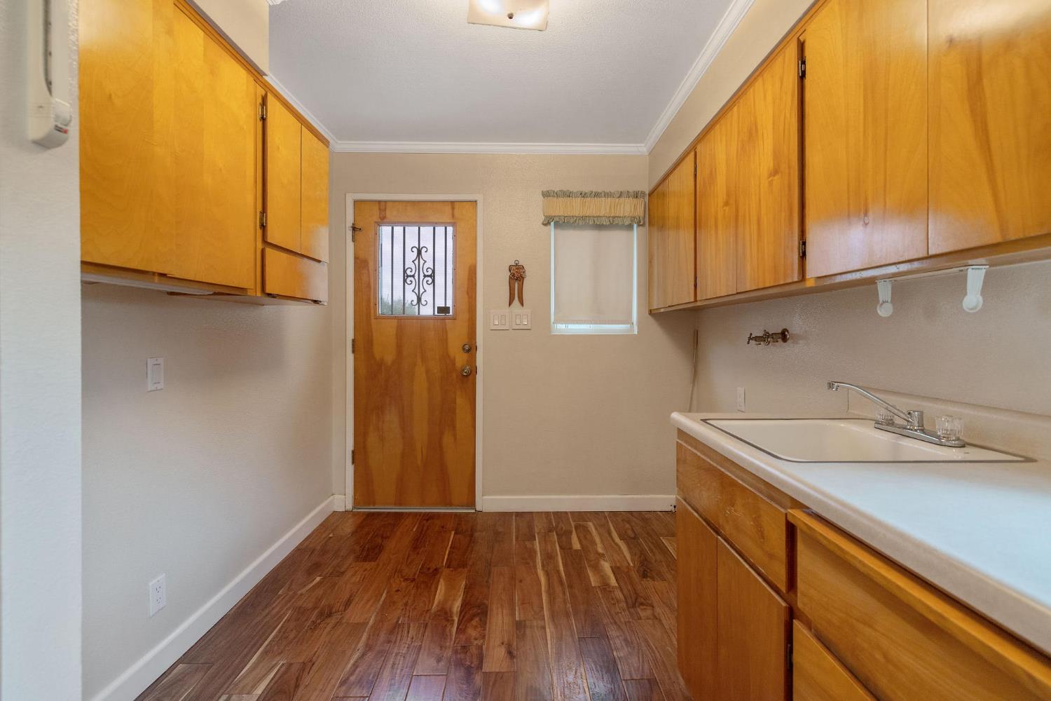 1714 N Blythe Ave, Fresno, CA 93722