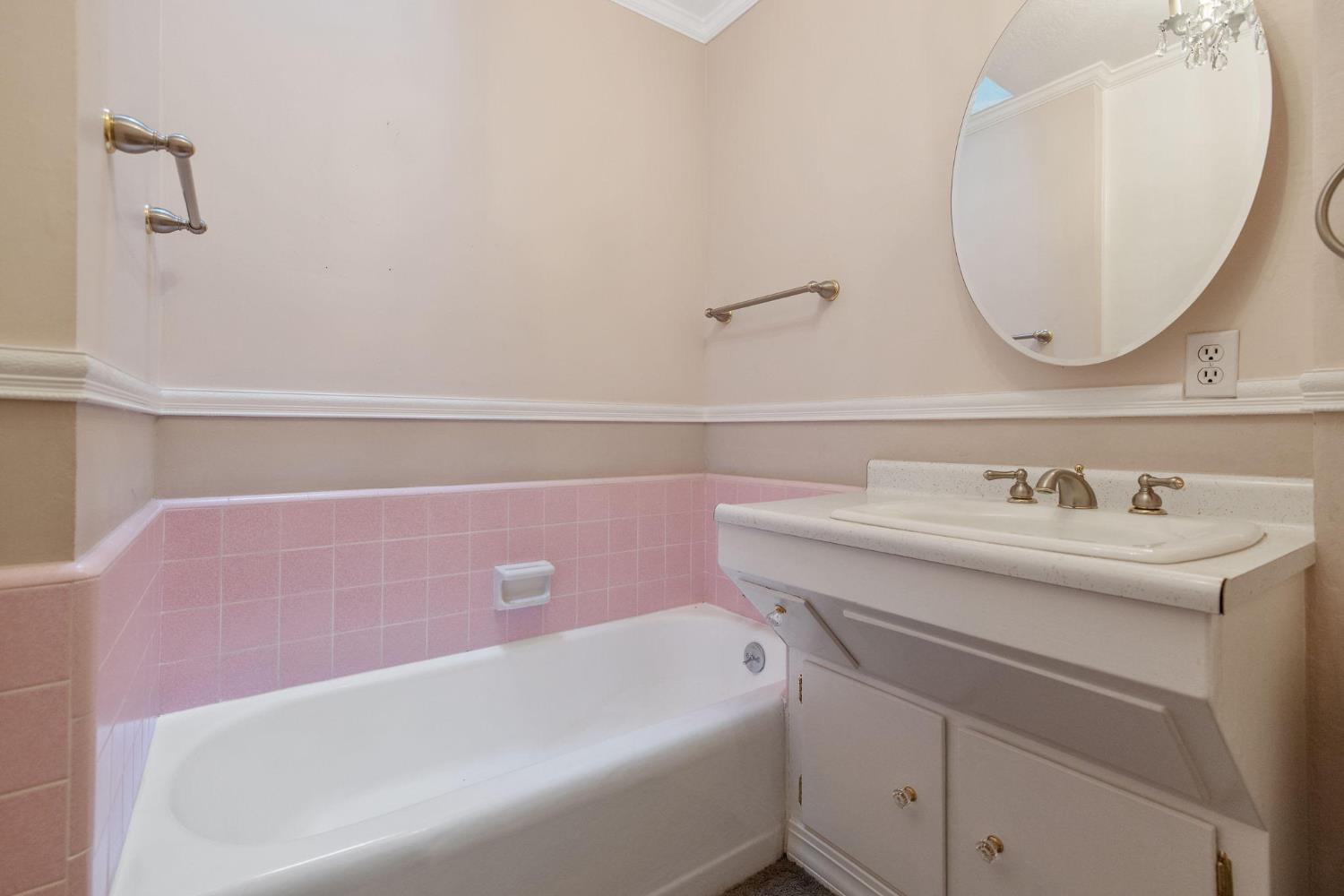 1714 N Blythe Ave, Fresno, CA 93722