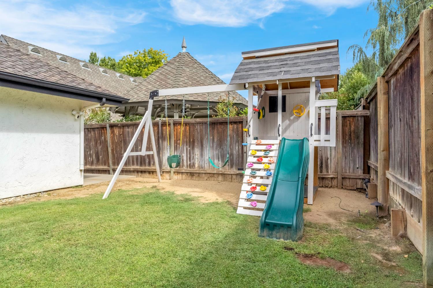 513 E Portland Ave, Fresno, CA 93720