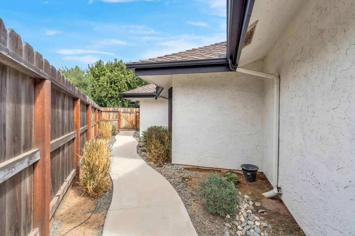 513 E Portland Ave, Fresno, CA 93720