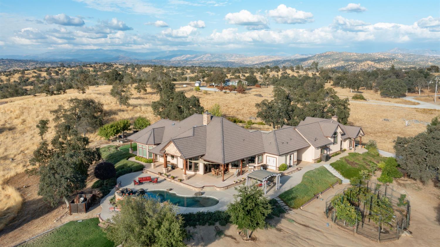 34310 Barn Owl Rd, Raymond, CA 93653