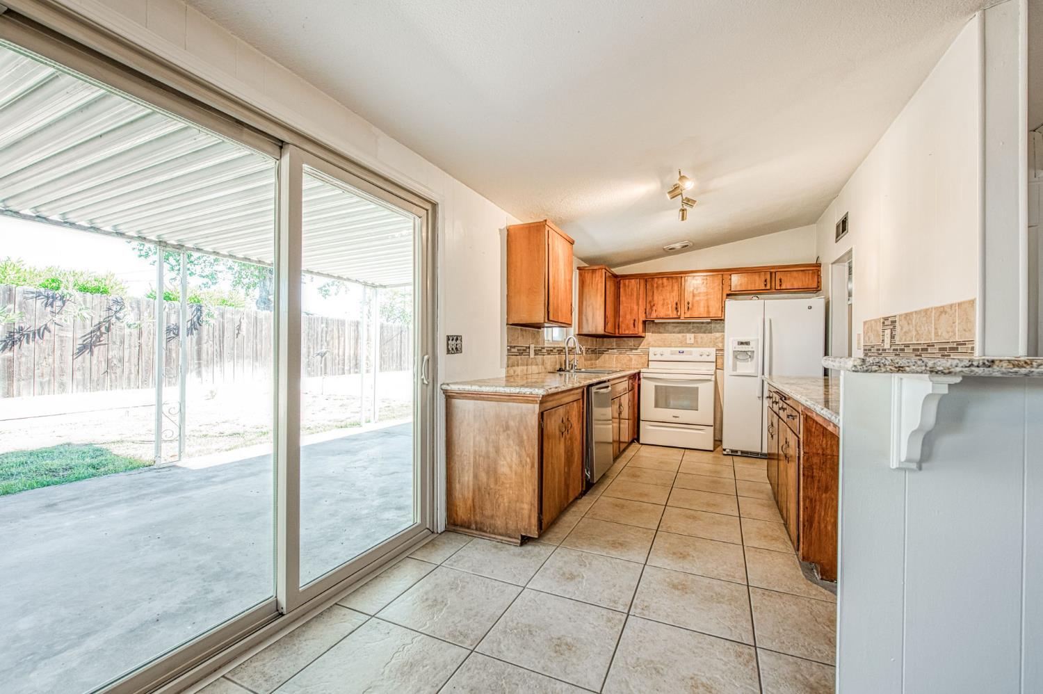 145 Rall Ave, Clovis, CA 93612