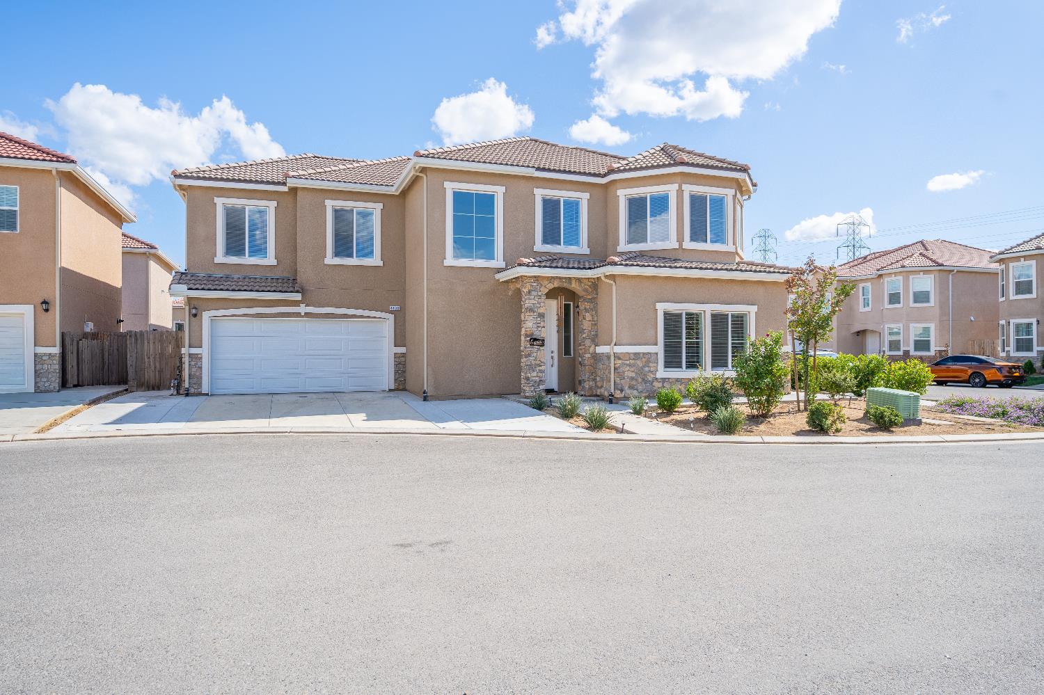 4430 W Langden Dr, Fresno, CA 93722