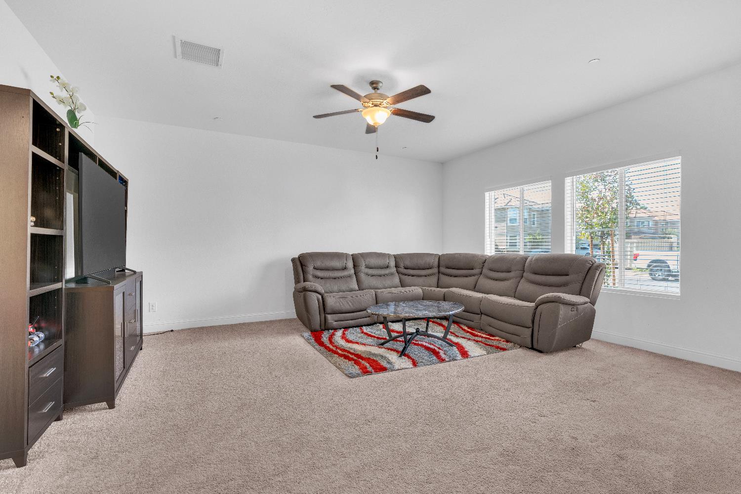 4430 W Langden Dr, Fresno, CA 93722