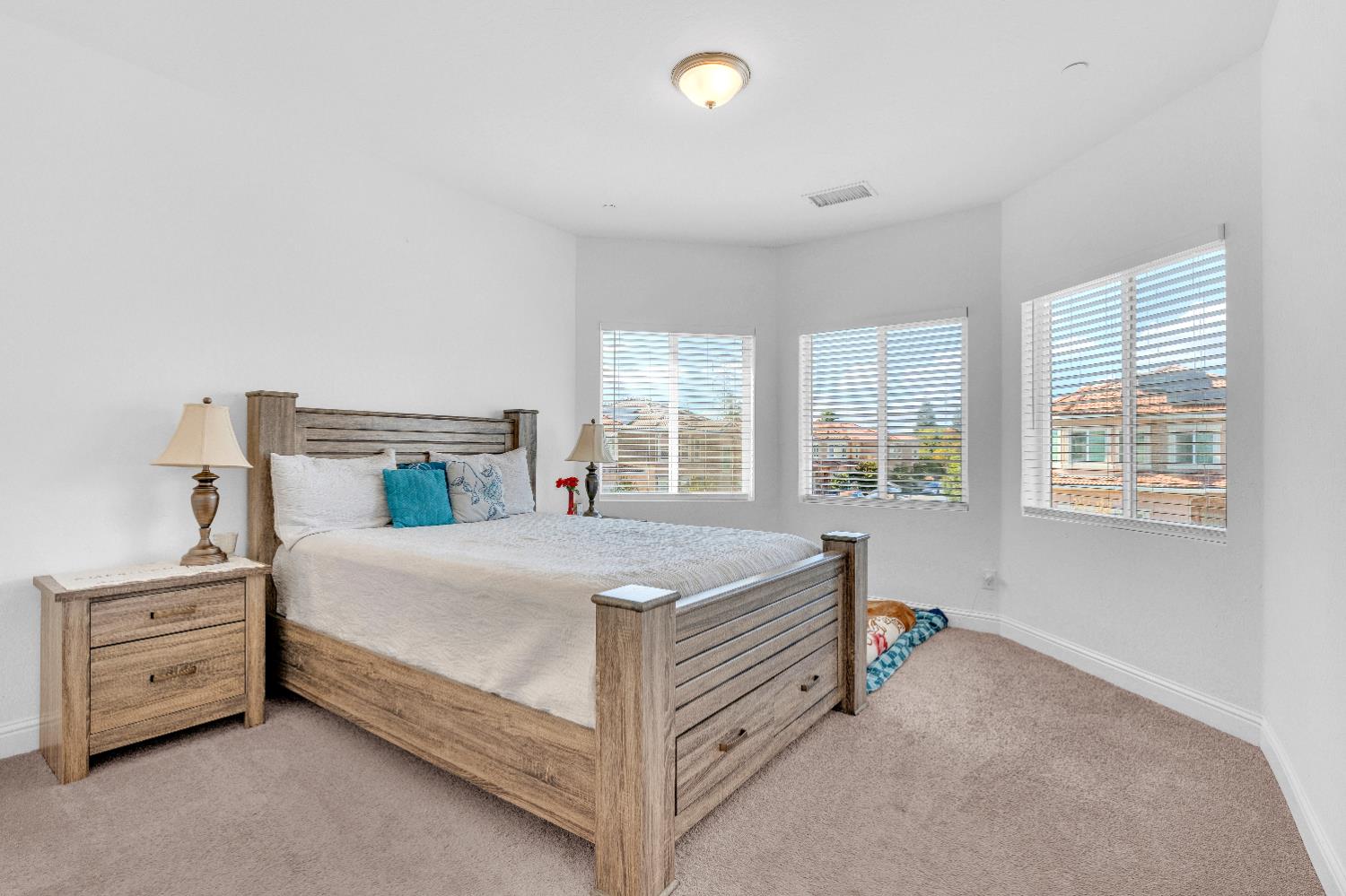 4430 W Langden Dr, Fresno, CA 93722