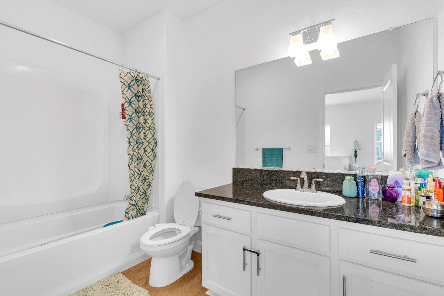 4430 W Langden Dr, Fresno, CA 93722