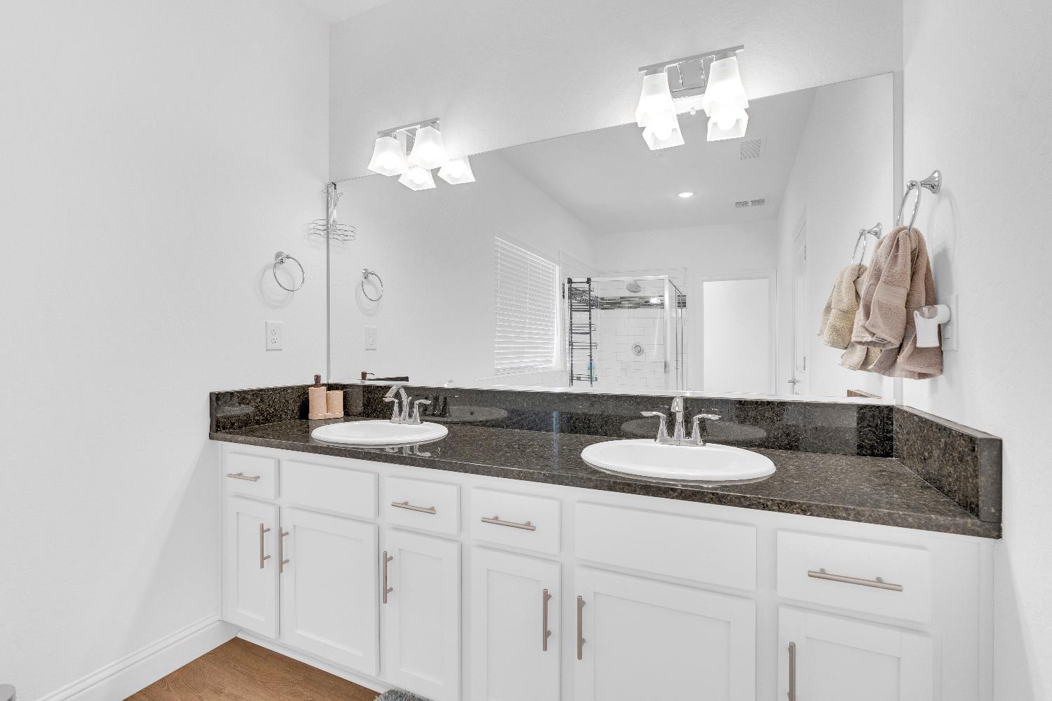 4430 W Langden Dr, Fresno, CA 93722