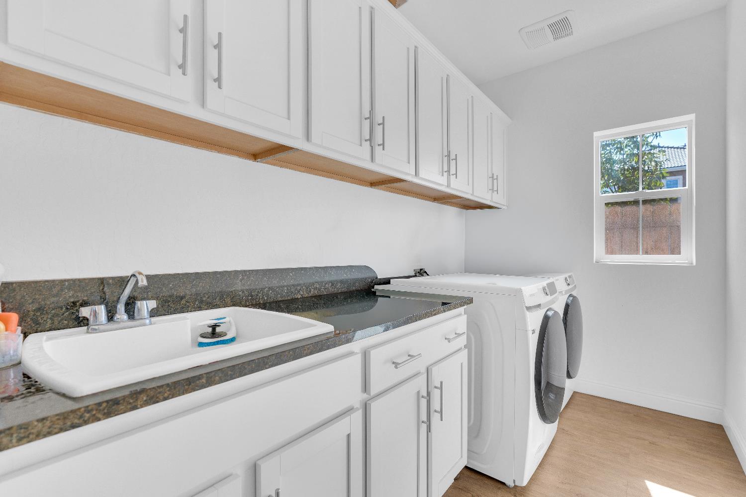 4430 W Langden Dr, Fresno, CA 93722