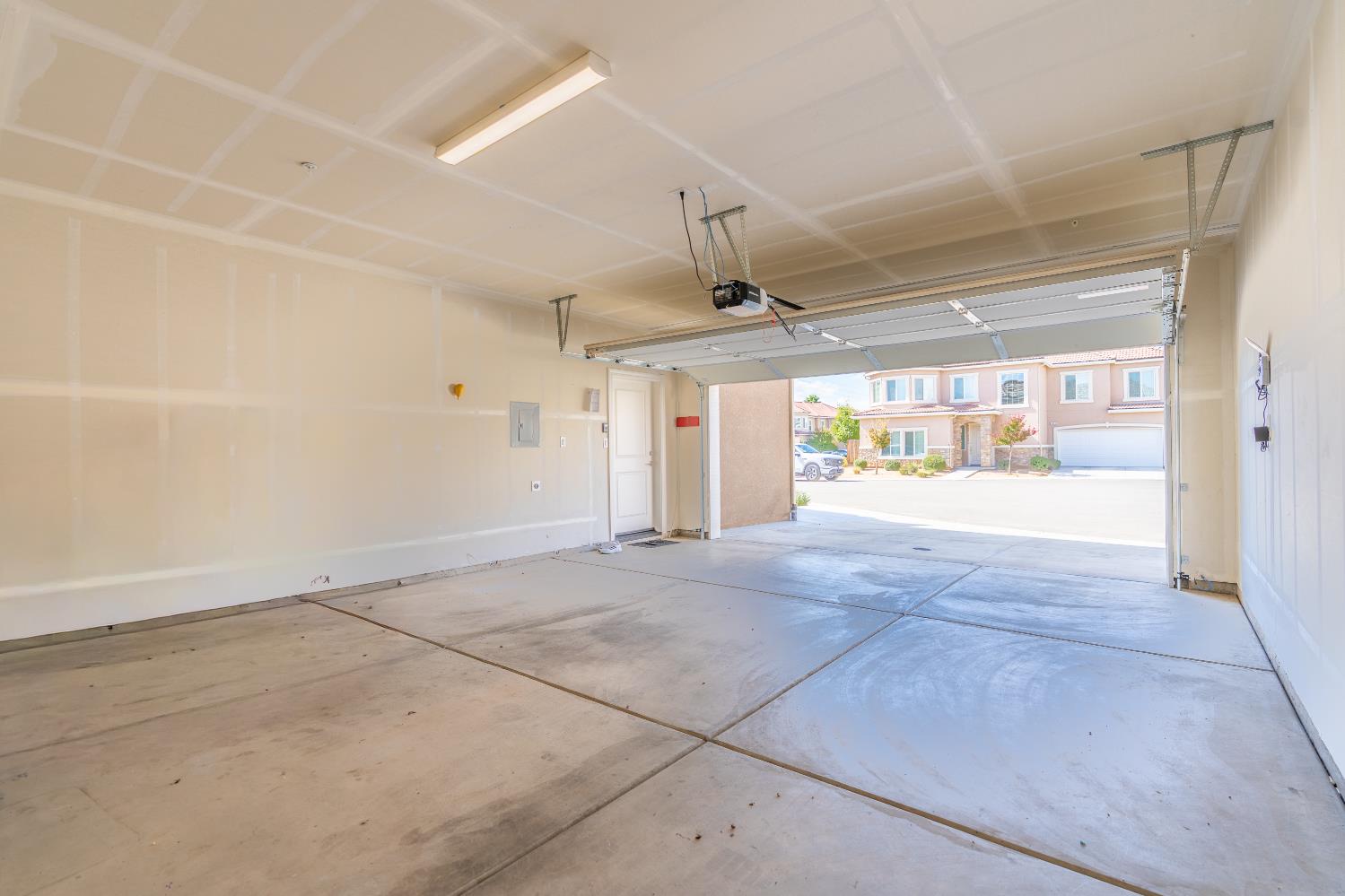 4430 W Langden Dr, Fresno, CA 93722