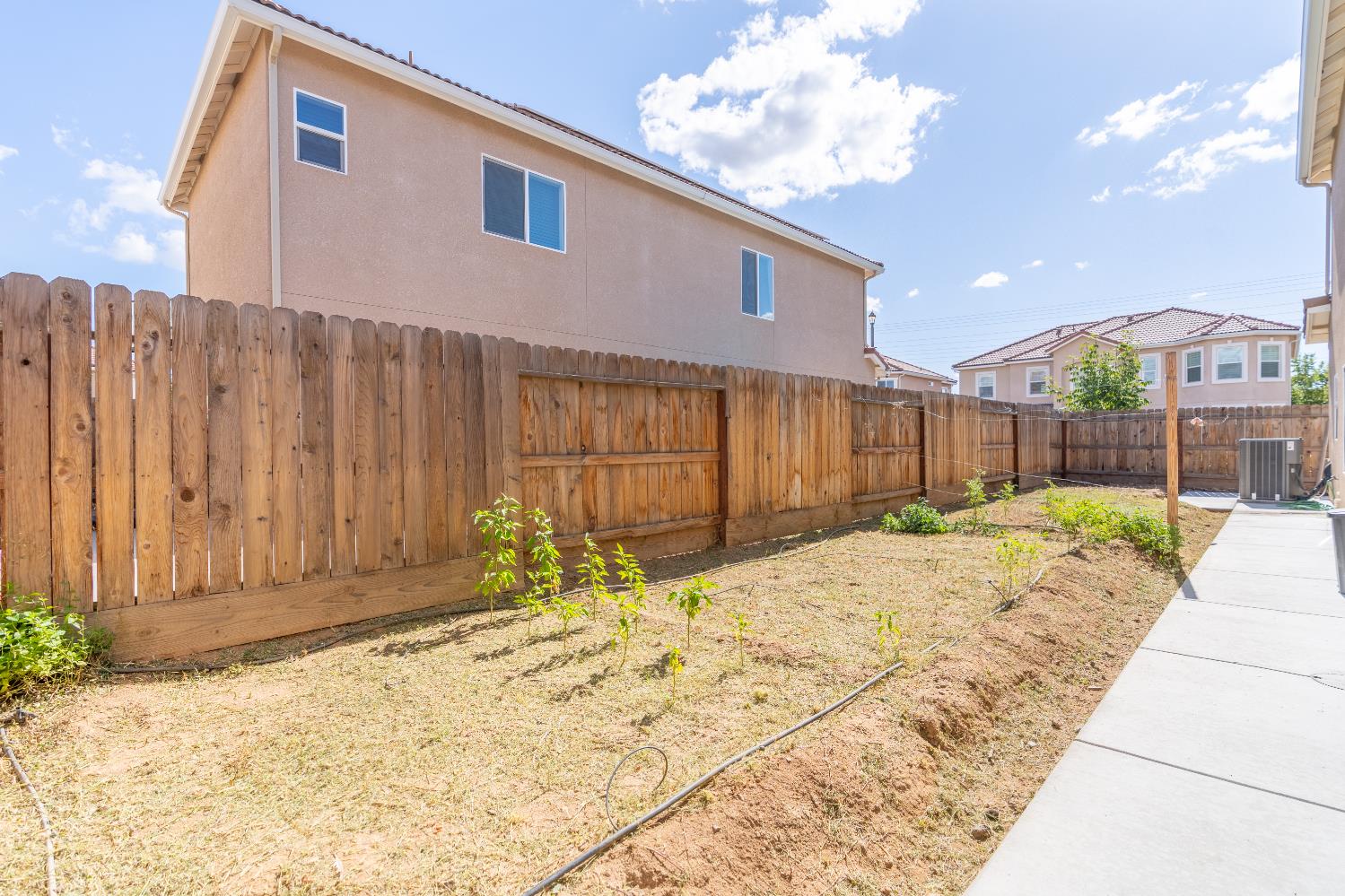 4430 W Langden Dr, Fresno, CA 93722