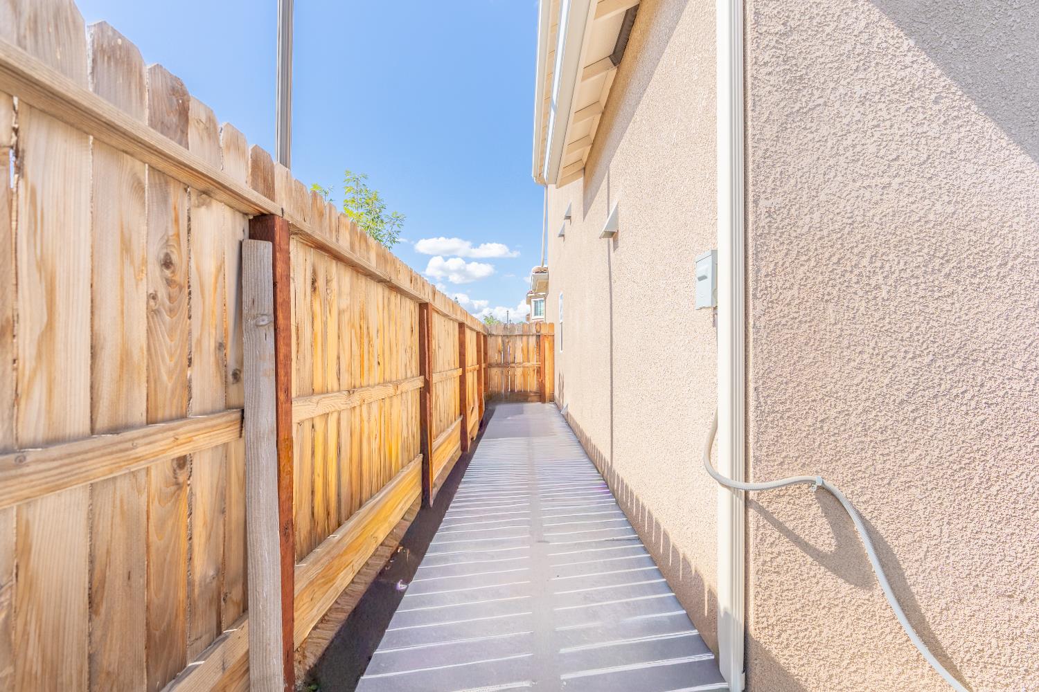 4430 W Langden Dr, Fresno, CA 93722