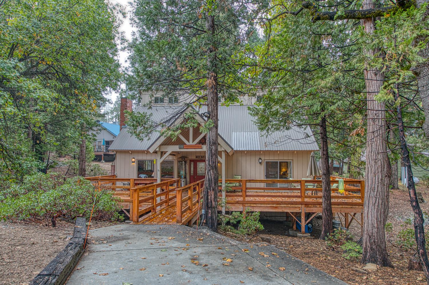 42303 Hanging Branch Rd, Shaver Lake, CA 93664