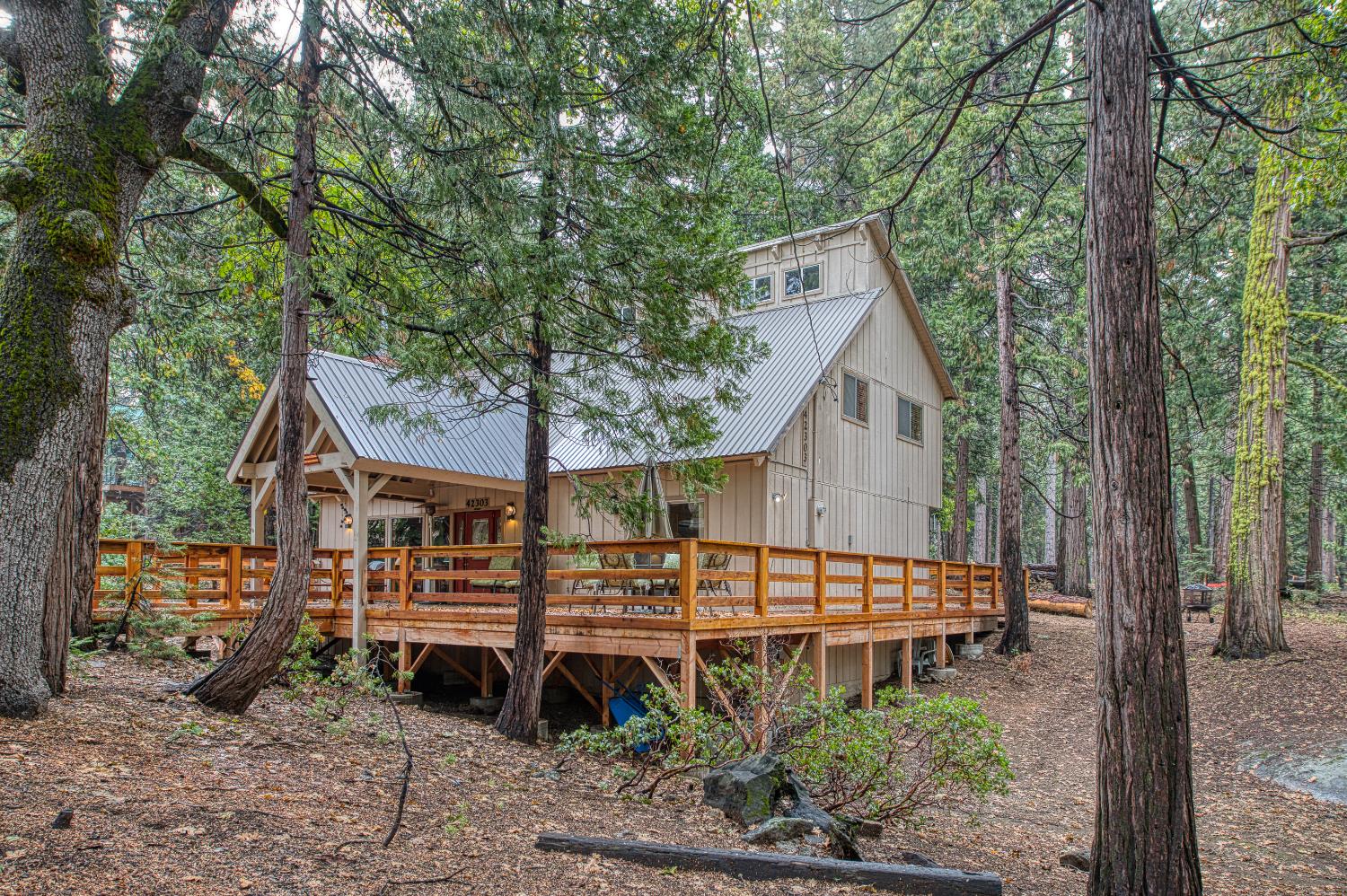 42303 Hanging Branch Rd, Shaver Lake, CA 93664